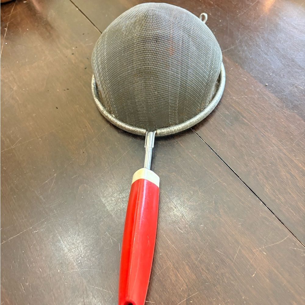 Red Handled Mesh Strainer